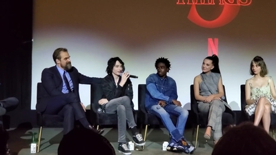 2020-01-11_-_Stranger_Things_Season_3_Q_and_A_mp41225.jpg
