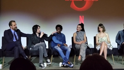 2020-01-11_-_Stranger_Things_Season_3_Q_and_A_mp41228.jpg