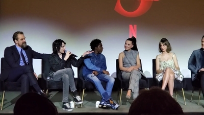2020-01-11_-_Stranger_Things_Season_3_Q_and_A_mp41229.jpg
