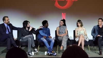 2020-01-11_-_Stranger_Things_Season_3_Q_and_A_mp41230.jpg