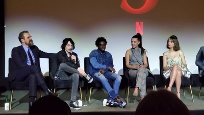 2020-01-11_-_Stranger_Things_Season_3_Q_and_A_mp41255.jpg