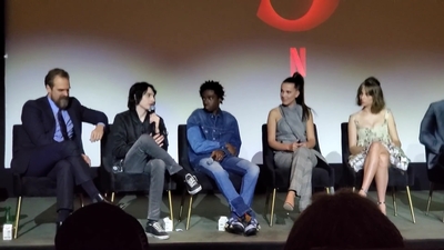 2020-01-11_-_Stranger_Things_Season_3_Q_and_A_mp41260.jpg