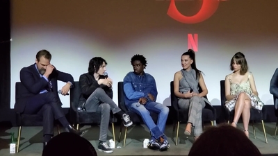 2020-01-11_-_Stranger_Things_Season_3_Q_and_A_mp41273.jpg