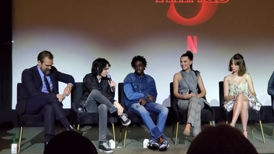2020-01-11_-_Stranger_Things_Season_3_Q_and_A_mp41279.jpg