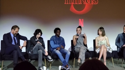 2020-01-11_-_Stranger_Things_Season_3_Q_and_A_mp41300.jpg