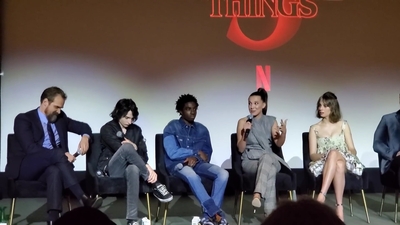 2020-01-11_-_Stranger_Things_Season_3_Q_and_A_mp41301.jpg