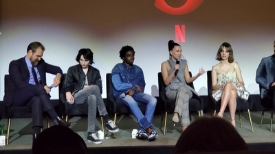 2020-01-11_-_Stranger_Things_Season_3_Q_and_A_mp41311.jpg