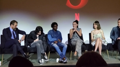 2020-01-11_-_Stranger_Things_Season_3_Q_and_A_mp41323.jpg