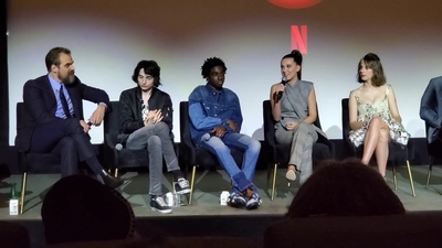 2020-01-11_-_Stranger_Things_Season_3_Q_and_A_mp41328.jpg