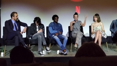 2020-01-11_-_Stranger_Things_Season_3_Q_and_A_mp41330.jpg