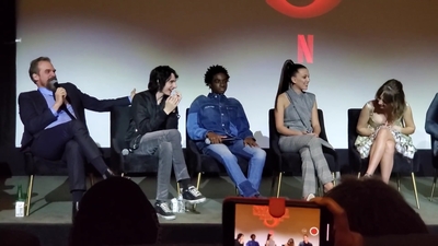 2020-01-11_-_Stranger_Things_Season_3_Q_and_A_mp41524.jpg
