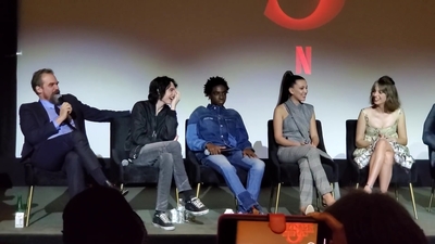 2020-01-11_-_Stranger_Things_Season_3_Q_and_A_mp41525.jpg