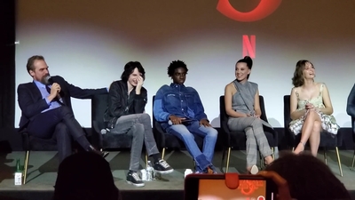 2020-01-11_-_Stranger_Things_Season_3_Q_and_A_mp41526.jpg