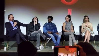 2020-01-11_-_Stranger_Things_Season_3_Q_and_A_mp41528.jpg