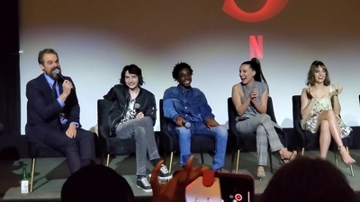 2020-01-11_-_Stranger_Things_Season_3_Q_and_A_mp41634.jpg