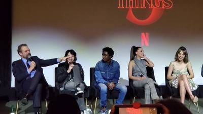 2020-01-11_-_Stranger_Things_Season_3_Q_and_A_mp41706.jpg