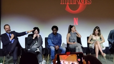 2020-01-11_-_Stranger_Things_Season_3_Q_and_A_mp41707.jpg