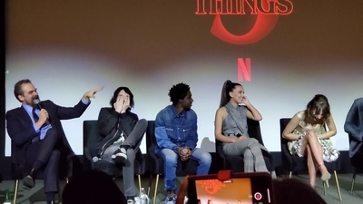 2020-01-11_-_Stranger_Things_Season_3_Q_and_A_mp41708.jpg