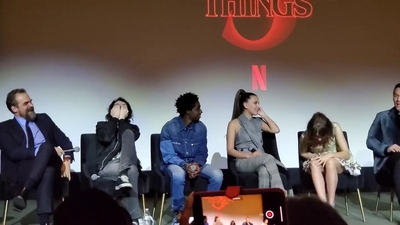 2020-01-11_-_Stranger_Things_Season_3_Q_and_A_mp41709.jpg