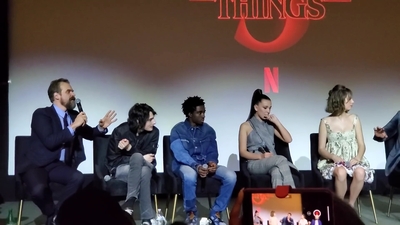 2020-01-11_-_Stranger_Things_Season_3_Q_and_A_mp41735.jpg