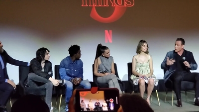 2020-01-11_-_Stranger_Things_Season_3_Q_and_A_mp41799.jpg