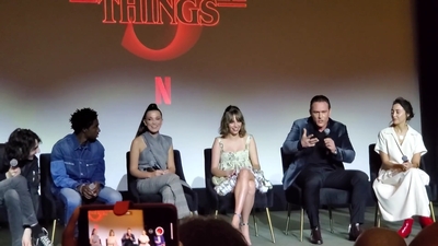 2020-01-11_-_Stranger_Things_Season_3_Q_and_A_mp41821.jpg
