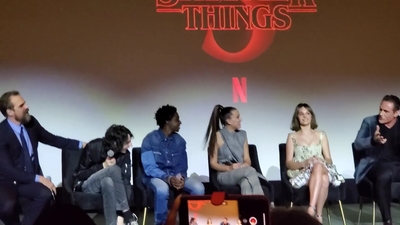 2020-01-11_-_Stranger_Things_Season_3_Q_and_A_mp41823.jpg