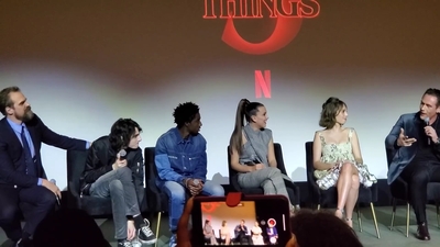 2020-01-11_-_Stranger_Things_Season_3_Q_and_A_mp41832.jpg
