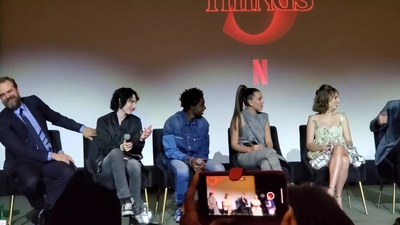 2020-01-11_-_Stranger_Things_Season_3_Q_and_A_mp41837.jpg