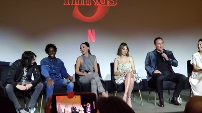 2020-01-11_-_Stranger_Things_Season_3_Q_and_A_mp41856.jpg