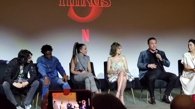 2020-01-11_-_Stranger_Things_Season_3_Q_and_A_mp41858.jpg