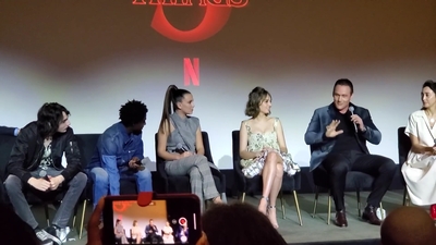 2020-01-11_-_Stranger_Things_Season_3_Q_and_A_mp41860.jpg