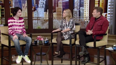 2020-01-15_-_LIVEKellyandRyan_1_mp40030.jpg