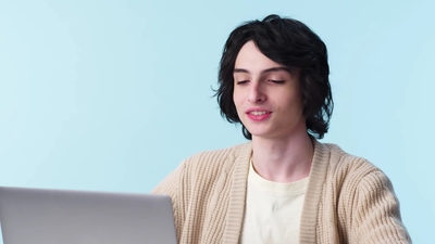 2020-01-22_-_GQ_-_Finn_Wolfhard_Replies_to_Fans_on_the_Internet_mp41317.jpg