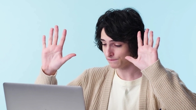2020-01-22_-_GQ_-_Finn_Wolfhard_Replies_to_Fans_on_the_Internet_mp41354.jpg