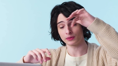 2020-01-22_-_GQ_-_Finn_Wolfhard_Replies_to_Fans_on_the_Internet_mp41359.jpg
