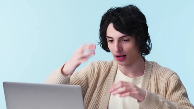 2020-01-22_-_GQ_-_Finn_Wolfhard_Replies_to_Fans_on_the_Internet_mp41373.jpg