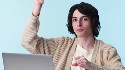 2020-01-22_-_GQ_-_Finn_Wolfhard_Replies_to_Fans_on_the_Internet_mp41374.jpg