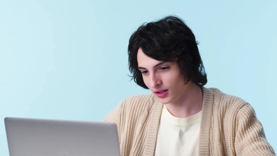2020-01-22_-_GQ_-_Finn_Wolfhard_Replies_to_Fans_on_the_Internet_mp41397.jpg