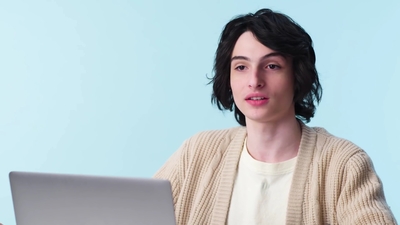 2020-01-22_-_GQ_-_Finn_Wolfhard_Replies_to_Fans_on_the_Internet_mp41479.jpg