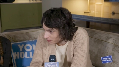 2020-01-24_-_Young_Hollywood_-_The_Turning_Interview_mp42096.jpg