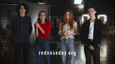2020-03-13_-_Red_Nose_Day_USA_-_Look_BTS_of_The_Upside_Down_mp43805.jpg