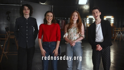 2020-03-13_-_Red_Nose_Day_USA_-_Look_BTS_of_The_Upside_Down_mp43808.jpg