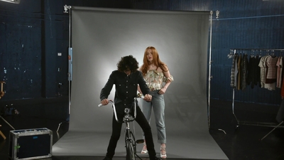 2020-03-13_-_Red_Nose_Day_USA_-_Look_BTS_of_The_Upside_Down_mp43964.jpg