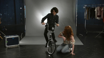 2020-03-13_-_Red_Nose_Day_USA_-_Look_BTS_of_The_Upside_Down_mp43967.jpg