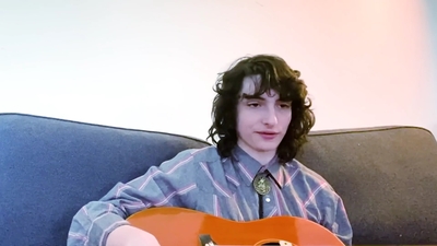 2020-05-19_-_GQ_-_10_Things_Finn_Wolfhard_Cant_Live_Without_mp42870.jpg