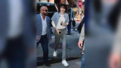 2020-05-19_-_GQ_-_10_Things_Finn_Wolfhard_Cant_Live_Without_mp43075.jpg