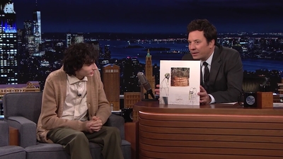 2021-10-12_-_The_Tonight_Show_Starring_Jimmy_Fallon_2_mp413044.jpg