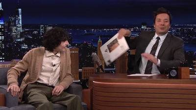 2021-10-12_-_The_Tonight_Show_Starring_Jimmy_Fallon_2_mp413297.jpg