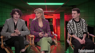 2022-05-25_-_Entertainment_Weekly_-_Stranger_Thins_S04_Interview_mp417575.jpg